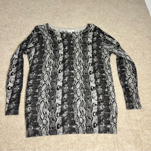 Joie Python print Wool Cashmere Blend Long Sleeve Sweater Women’s Size Small - Picture 3 of 12